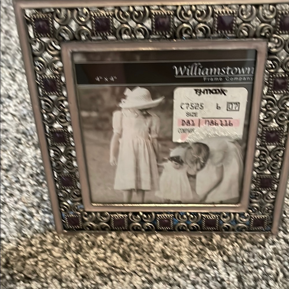 Williamstown Frame with Intricate Design-NWT